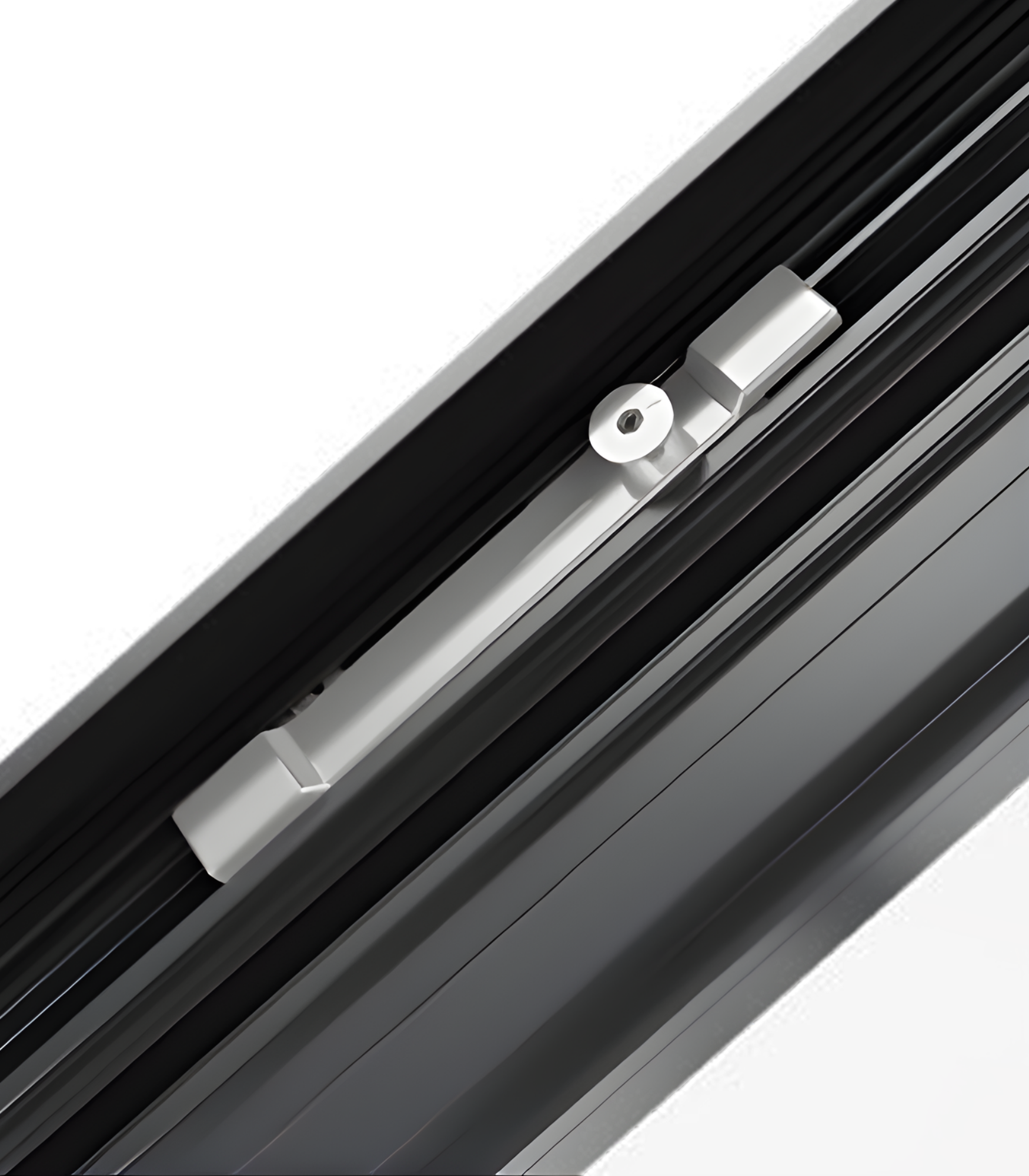 VLX 80 Awning Window in Los Angeles, CA | Meridian Windows & Doors - detail 4